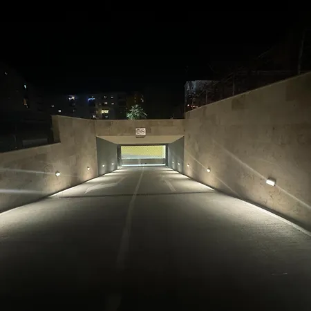 דירה Abyss New Near The With Private Garage *