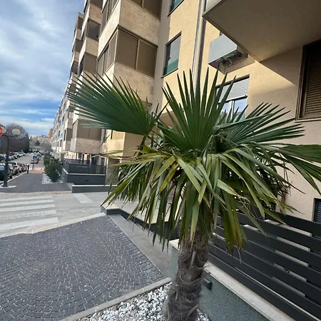 Abyss New Lux Near With Private Garage Apartment