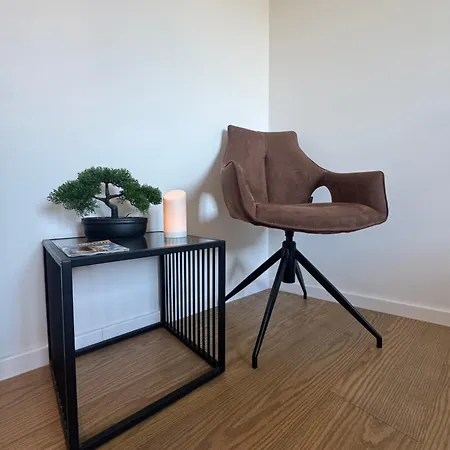 Abyss New Lux Near With Private Garage Apartment