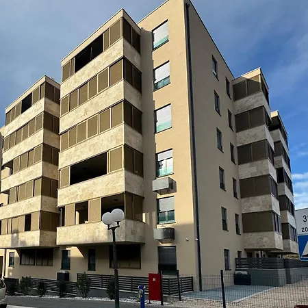 Abyss New Lux Near With Private Garage Apartment Split