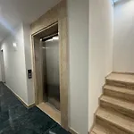 Abyss New Near The With Private Garage Apartman *