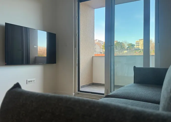 Abyss New Near The With Private Garage شقة سبليت