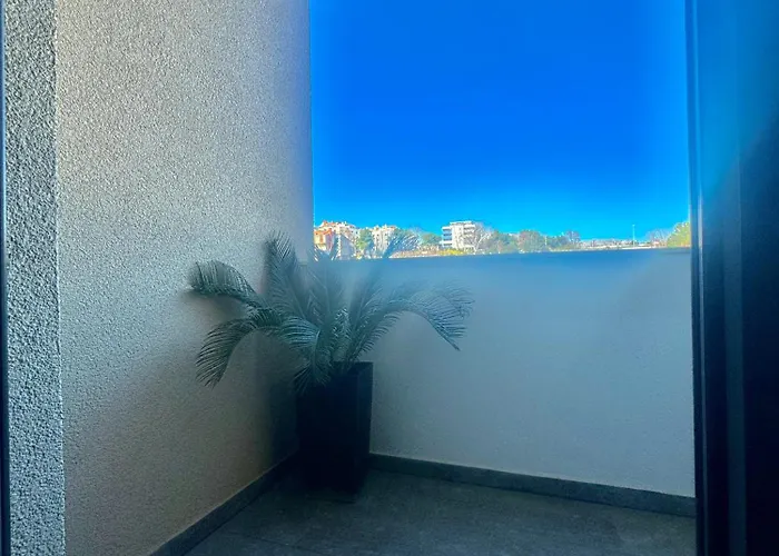 Abyss New Near The With Private Garage شقة *